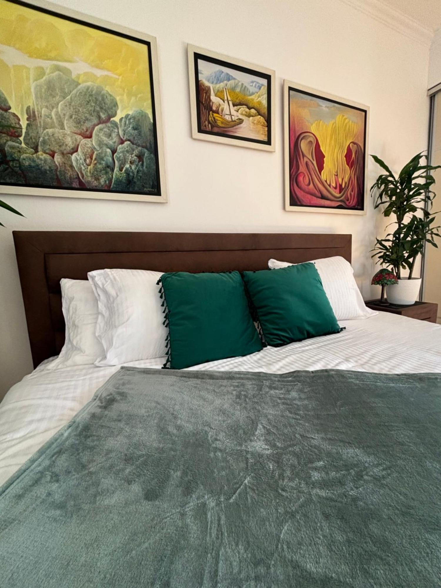 Stylish King Downtown Apartment Podgorica Bagian luar foto